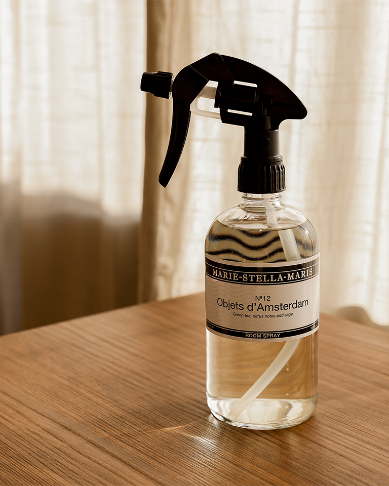 marie-stella-maris_objets_d_amsterdam_kamerspray_500_ml_8720701162099_840146_2