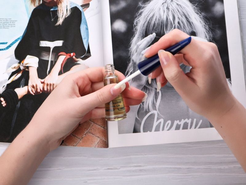 her__me_nourishing_nail_oil_nagelverzorging_10_ml_8711661004413_13472_3